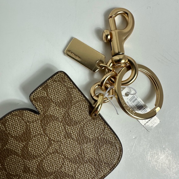 LOVE Coach Keychain - Picture 4 of 7